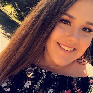 Meet your Posher, Mckenzie